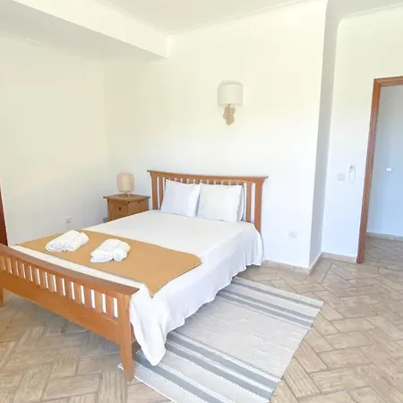 Casa Madeira - Moradia Espacosa Com Piscina, Um Paraiso As Familias *