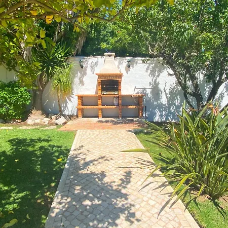 Casa Madeira - Moradia Espacosa Com Piscina, Um Paraiso As Familias Lagos