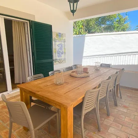 Casa Madeira - Moradia Espacosa Com Piscina, Um Paraiso As Familias Lagos