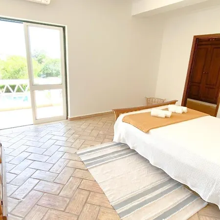 Casa Madeira - Moradia Espacosa Com Piscina, Um Paraiso As Familias Villa *